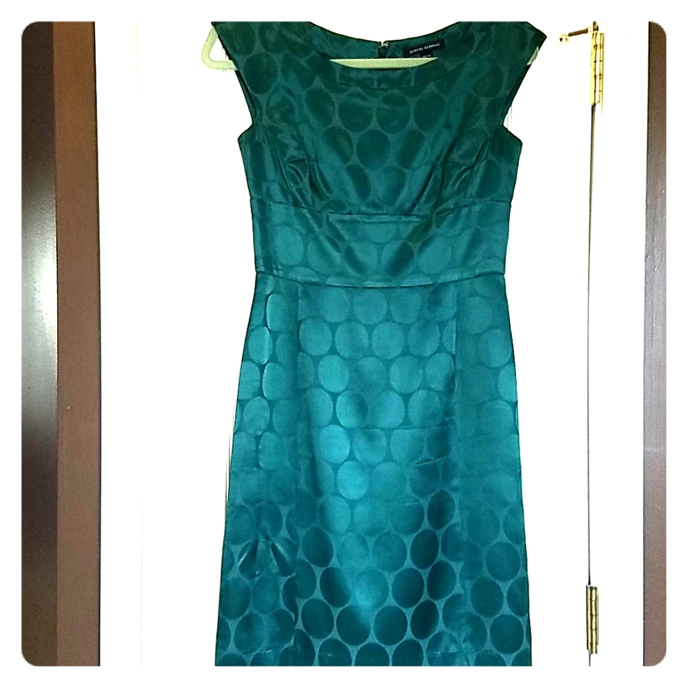 Beautiful emerald Banana Republic dress 2P
